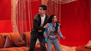 Wizards Beyond Waverly Place season 3 episode 2 The Right Stuffie still image